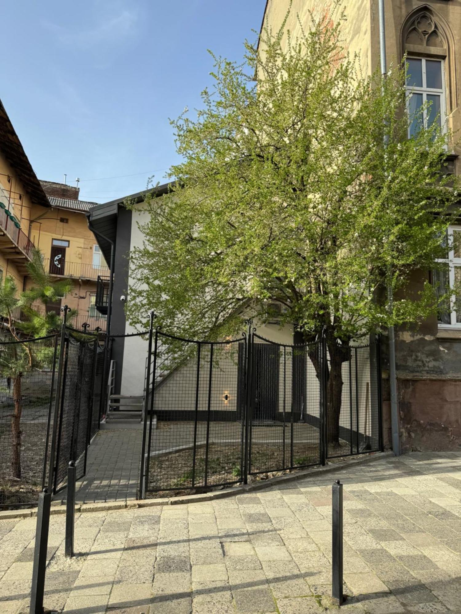 Апартаменти On Snijna Street 5 *